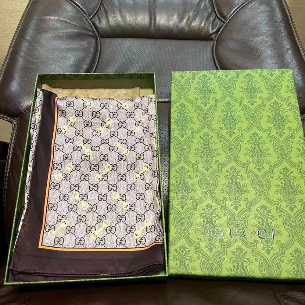 Gucci Brown and Cream Patterned Scarf - Picture 2 of 5